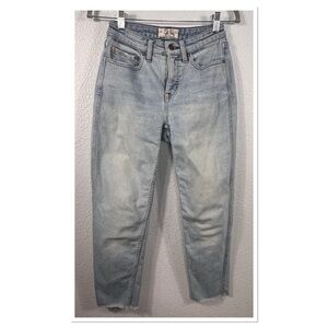 Free People Crvy Light Wash Raw Hem Cropped Jeans Sz 25 Regular Cotton Blend
